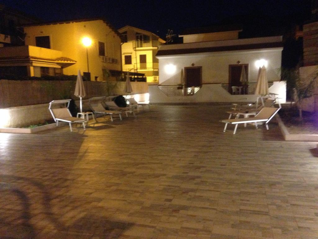 לינה וארוחת בוקר פורטו אמפדוקלה Costa Del Sol מראה חיצוני תמונה