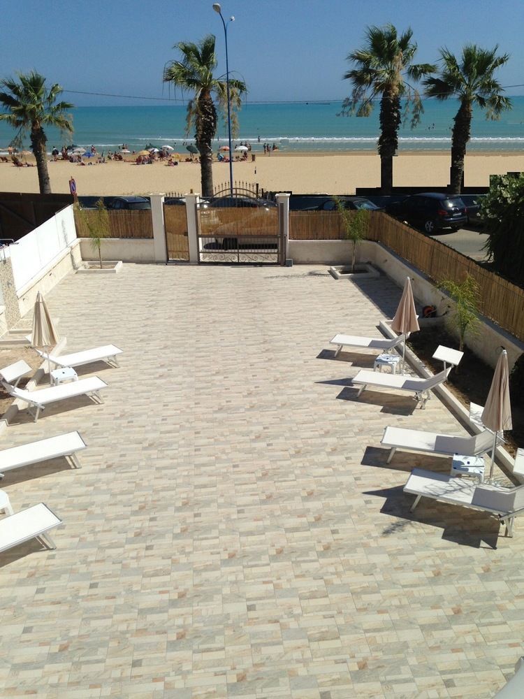 לינה וארוחת בוקר פורטו אמפדוקלה Costa Del Sol מראה חיצוני תמונה